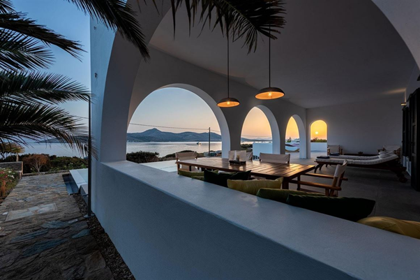 Luxury villa in Antiparos with sunset views over the Aegean Sea