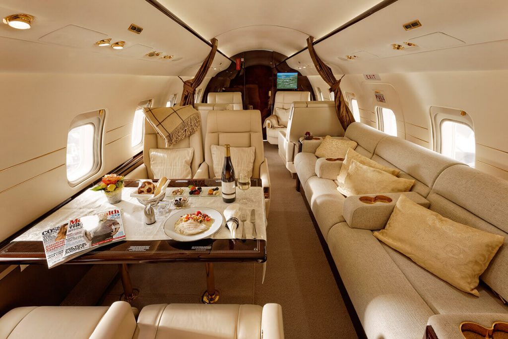 BOMBARDIER CHALLENGER 604 - Ariston Aviation